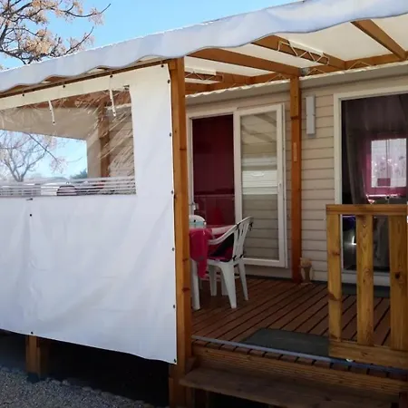 Mobil Dans Familial Chalet