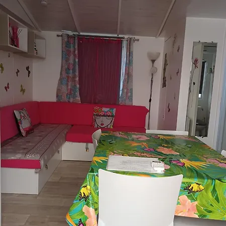 Mobil Dans Familial Chalet *
